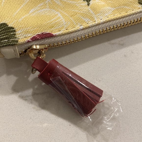 Flower printed clutch - Picture 3 of 5